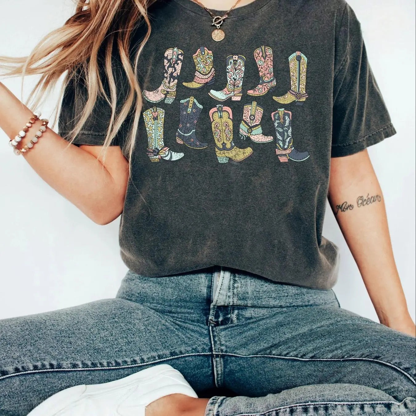 Women's Cowboy Shoes Print Round Neck Tee, Fashion Casual Crew Neck T-shirt for Daily Holiday Vacation Outdoor Wear,...