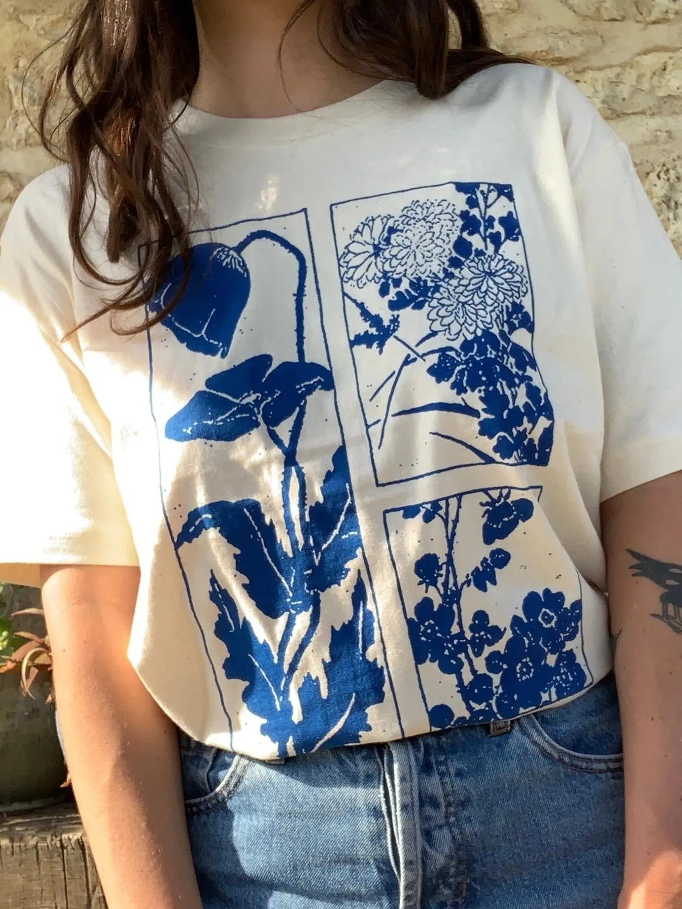 Women's Floral & Letter Print Round Neck Tee, Vintage Trendy Casual Crew Neck Short Sleeve T-shirt for Daily Wear, Ladies...