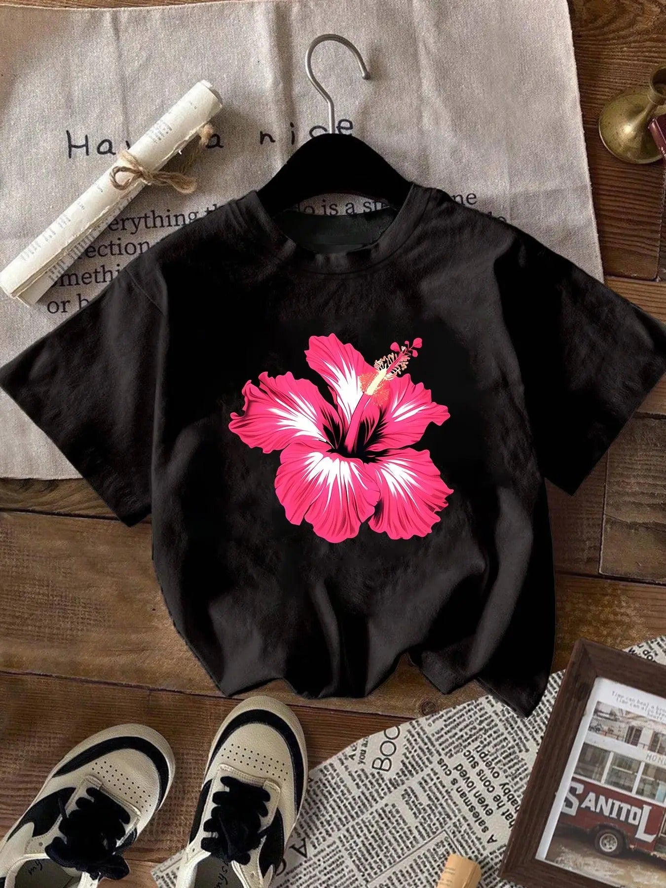 Women's Floral Print Round Neck Tee, Fashion Casual Crew Neck Short Sleeve T-shirt for Daily Holiday Vacation Outdoor...