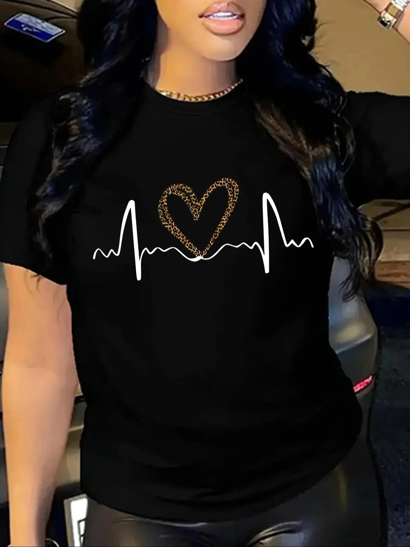 Women's Heart & Heartbeat Print Round Neck Tee, Fashion Casual Crew Neck T-shirt for Daily Holiday Vacation Outdoor Wear,...