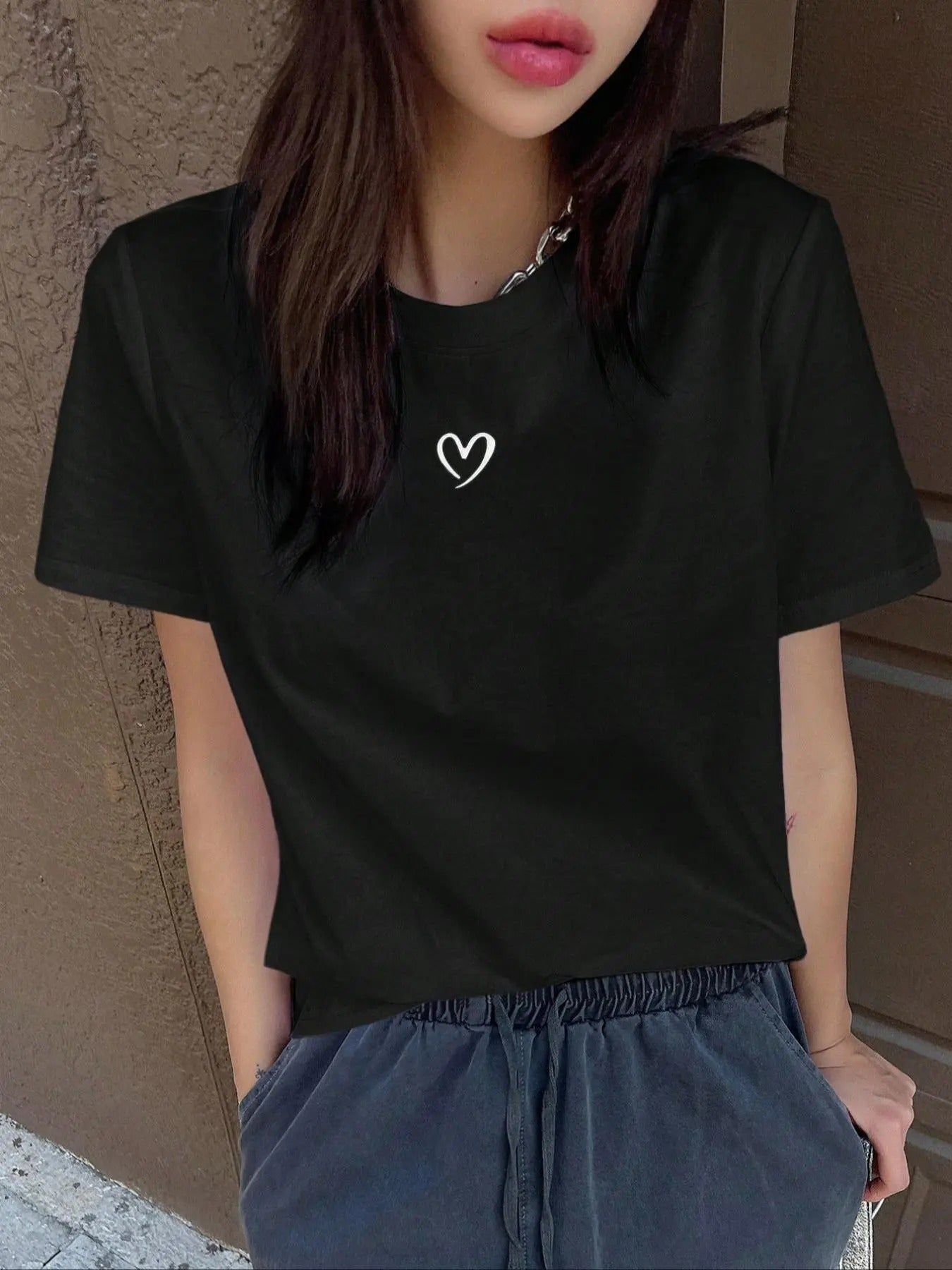 Women's Heart Print Round Neck  Tee, Vintage Trendy Casual Short Sleeve T-shirt for Daily Wear, Ladies Summer Outfit...