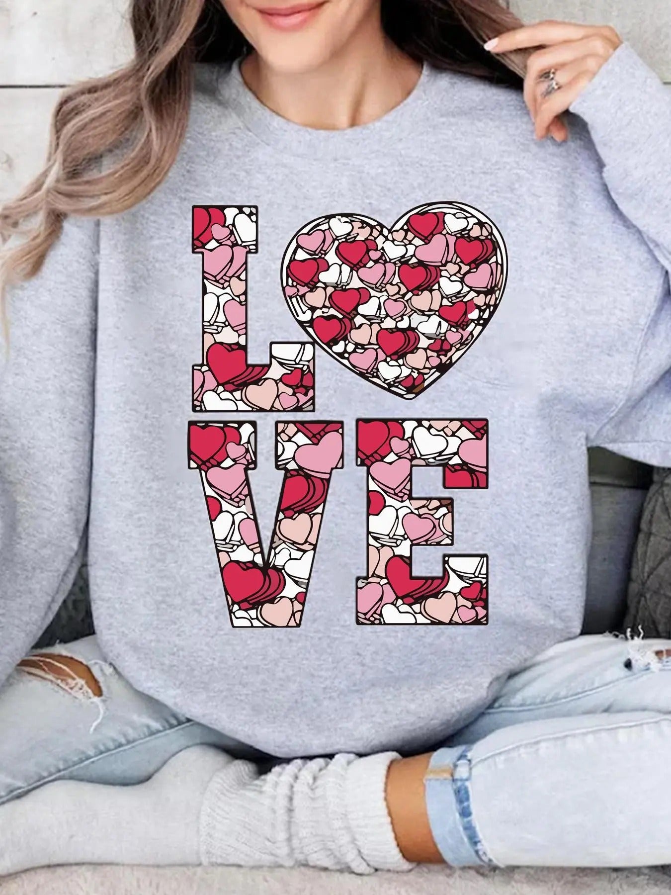 Women's Heart Print Round Neck Pullover, Fashion Casual Crew Neck Sweatshirt for Daily Holiday Outdoor Wear, Ladies...