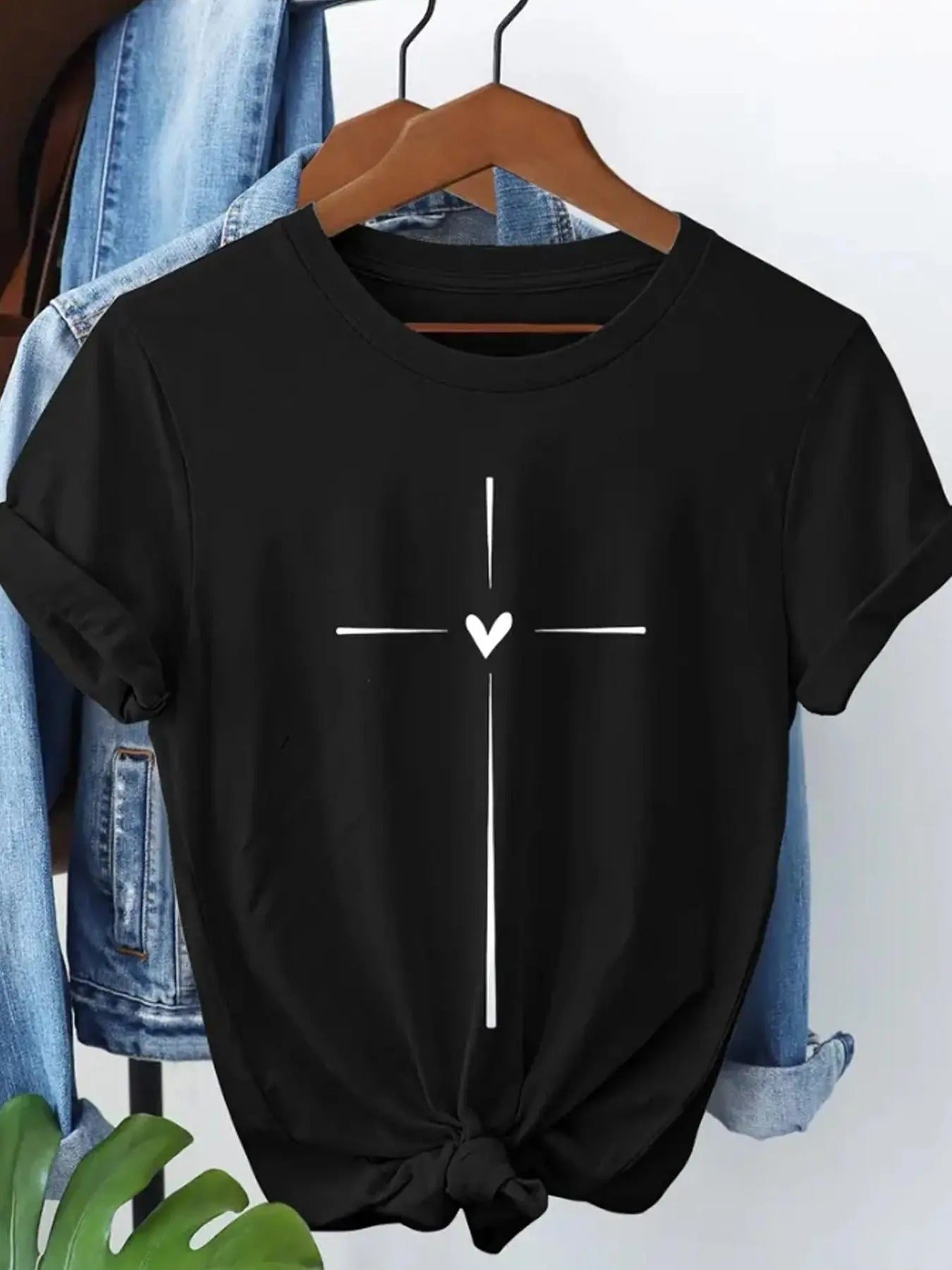 Women's Heart Print Round Neck Tee, Casual Short Sleeve Crew Neck T-shirt for Summer, Women's Top for Daily Wear Hoodie,...
