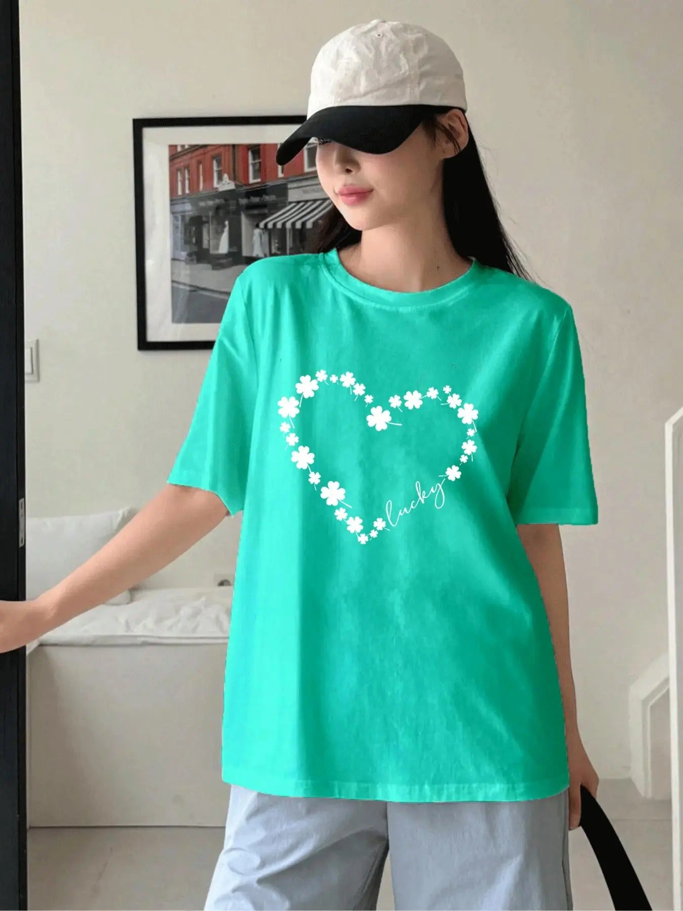 Women's Heart Print Round Neck Tee, Fashion Casual Crew Neck T-shirt for Daily Holiday Vacation Outdoor Wear, Ladies...