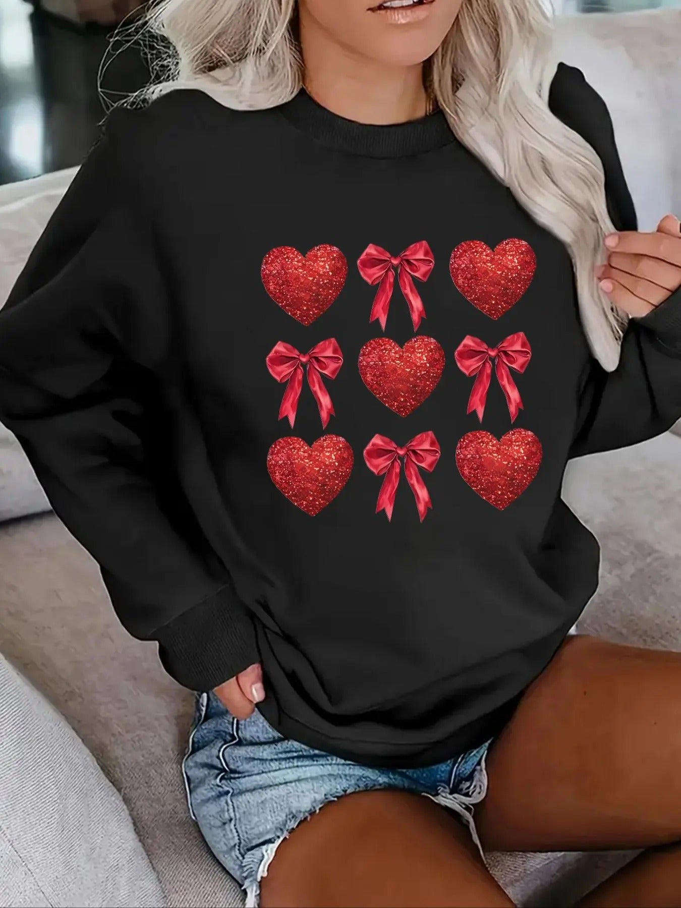 Women's Heart Print Sweatshirt, Casual Long Sleeve Crew Neck Sweatshirt for Daily Wear, Ladies Clothes for All Seasons...