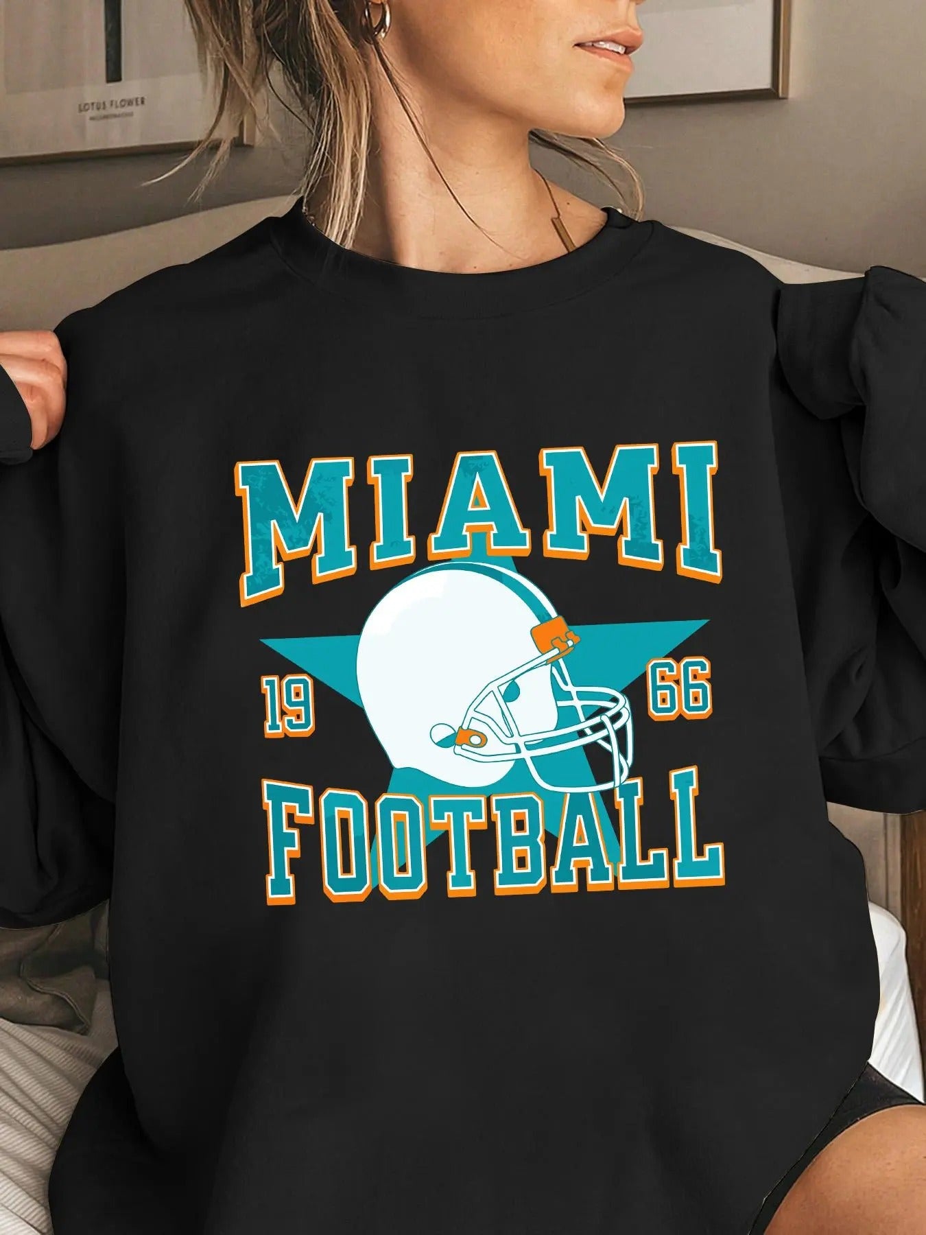 Women's Helmet & Number & Letter Print Drop Shoulder Sweatshirt, Casual Long Sleeve Round Neck Pullover for Fall &...