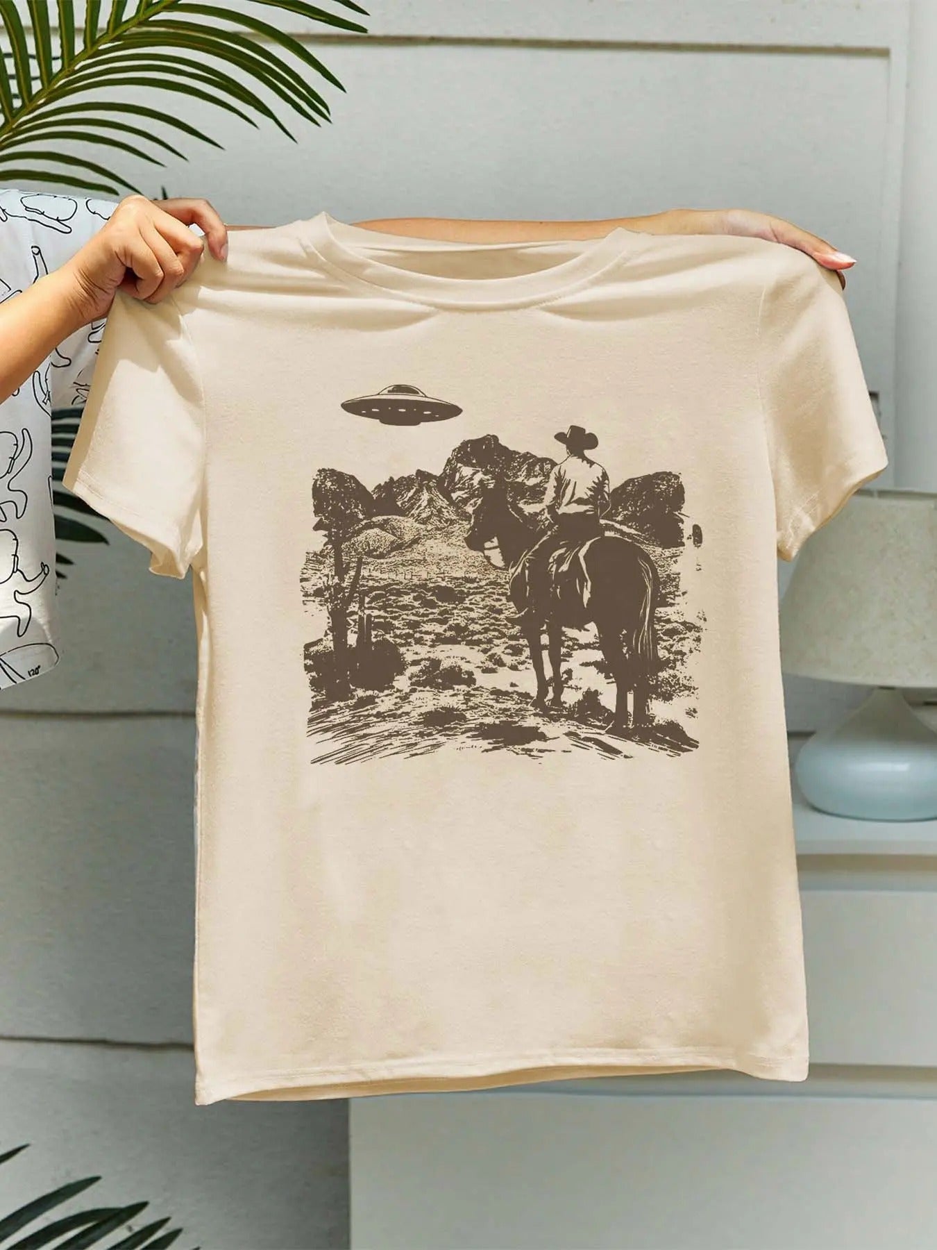 Women's Horse Print Round Neck Tee, Vintage Trendy Casual  Short Sleeve T-shirt for Daily Wear, Ladies All Seasons...