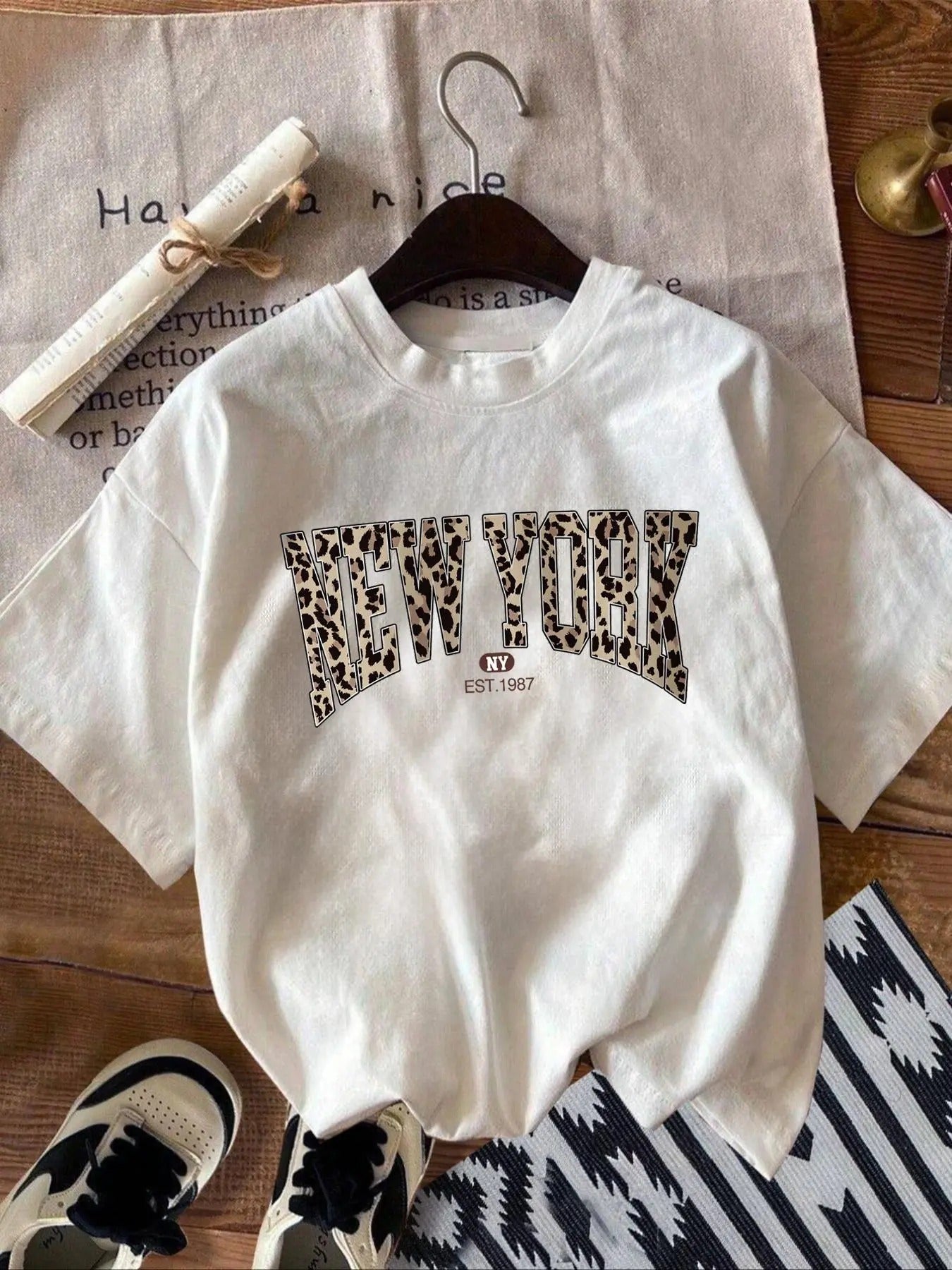 Women's Leopard Letter Print Round Neck Tee, Regular Fit Fashion Casual Comfy Short Sleeve Crew Neck T-shirt for Daily...