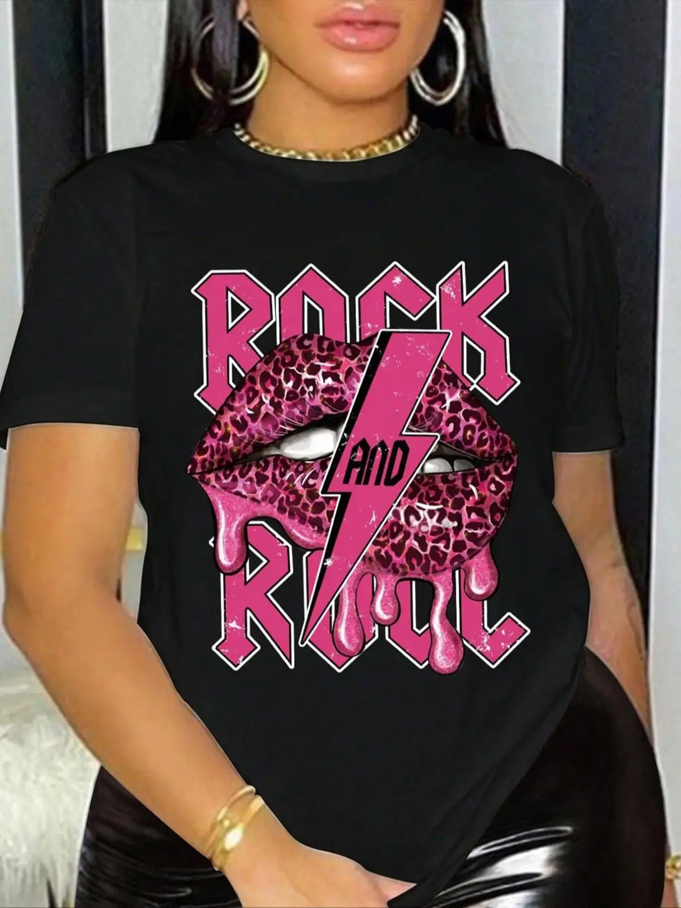 Women's Leopard Lips & Letter Graphic Print Round Neck Tee, Casual Fashion Short Sleeve T-Shirt for Summer, Women's Top...