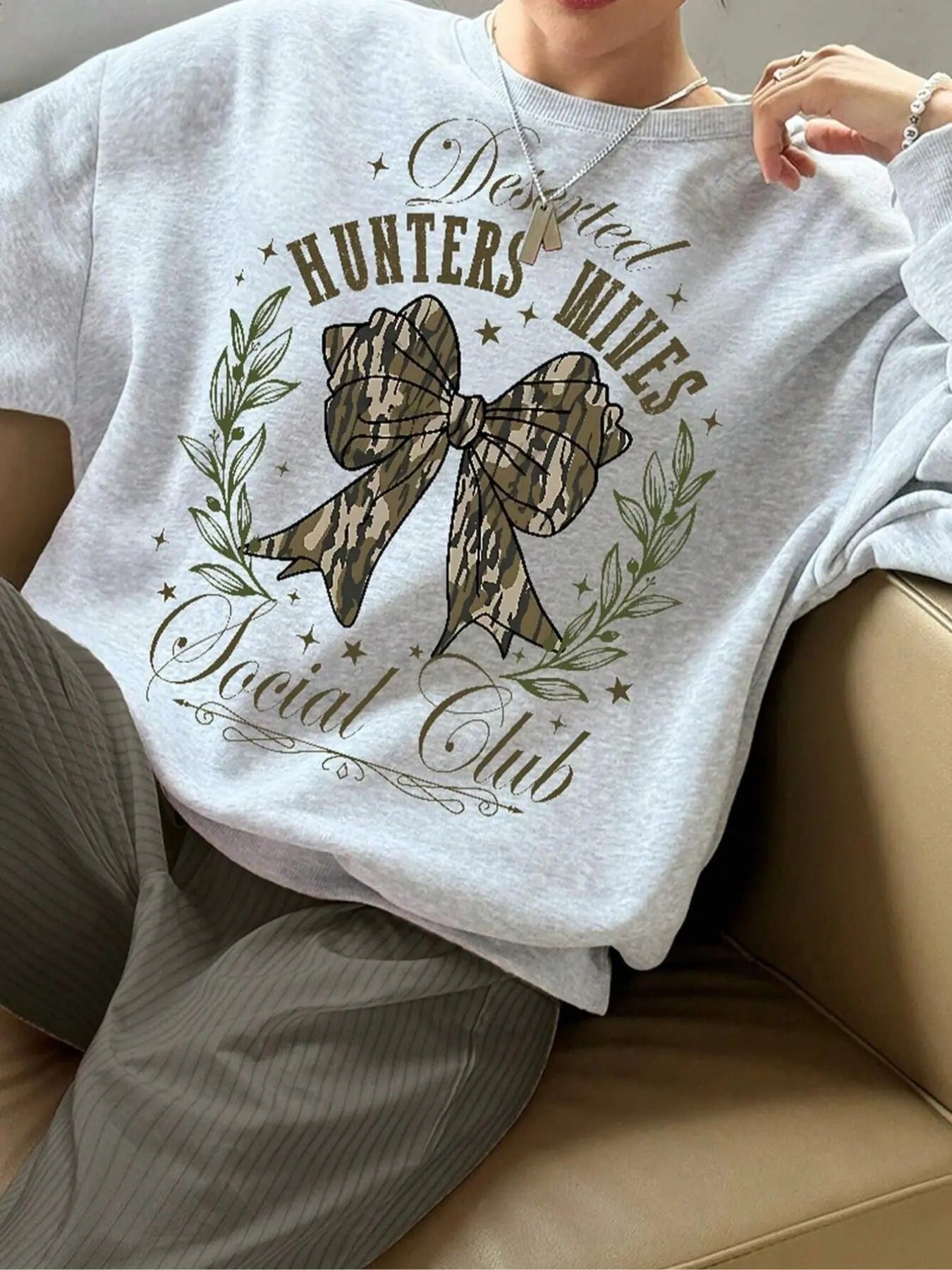 Letter & Bowknot Print Drop Shoulder Casual Long Sleeve Round Neck Fall & Winter Clothes Daily T-Shirts, Hoodie, Sweatshirt