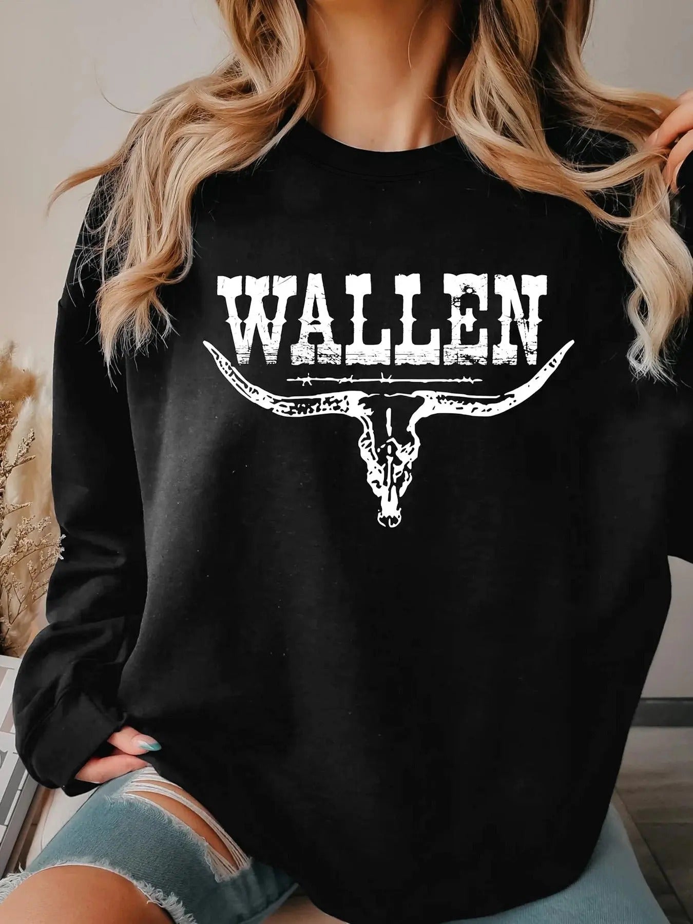 Women's Letter & Bull Head Print Round Neck Sweatshirt, Fashion Casual Crew Neck Pullover for Daily Holiday Outdoor Wear,...