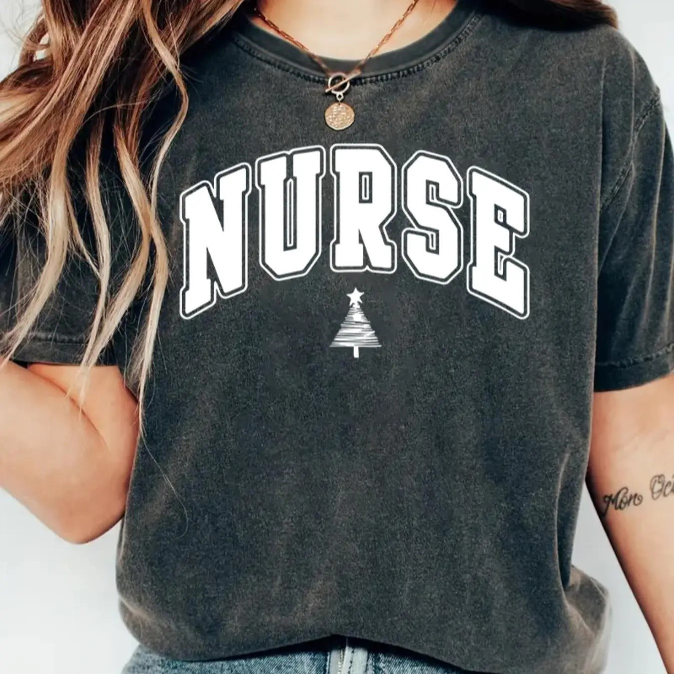 Women's Letter & Christmas Tree Print Round Neck Tee, Casual Short Sleeve Crew Neck T-shirt for All Seasons, Fashion...