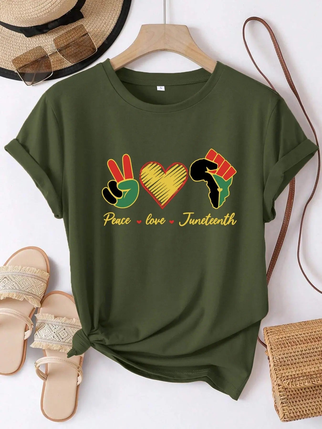 Women's Letter & Heart Graphic Round Neck Tee, Vintage Short Sleeve T-shirt for Daily Wear, Casual Tee Top for All...