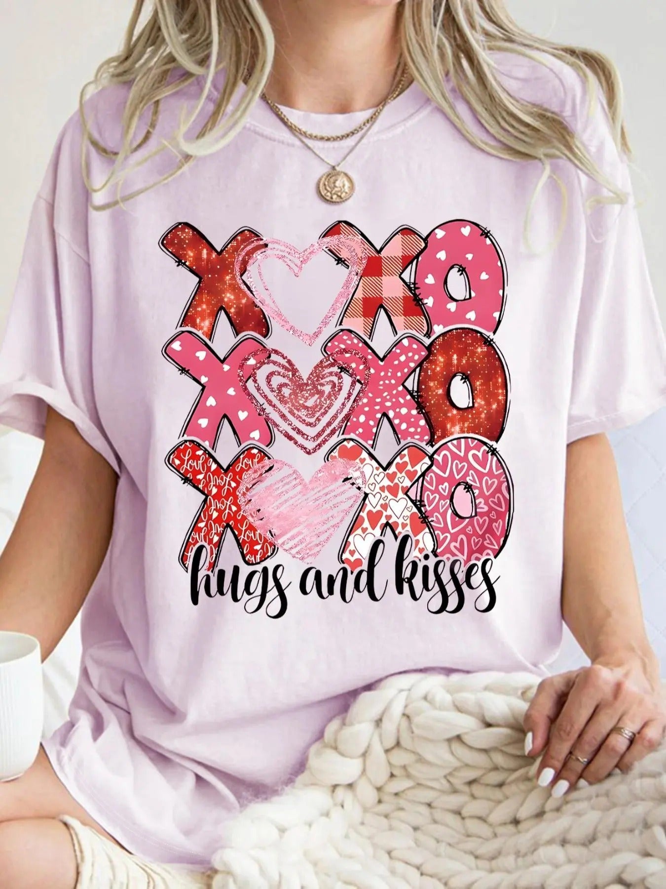 Women's Letter & Heart Print Round Neck Tee, Fashion Casual Crew Neck T-shirt for Daily Holiday Vacation Outdoor Wear,...