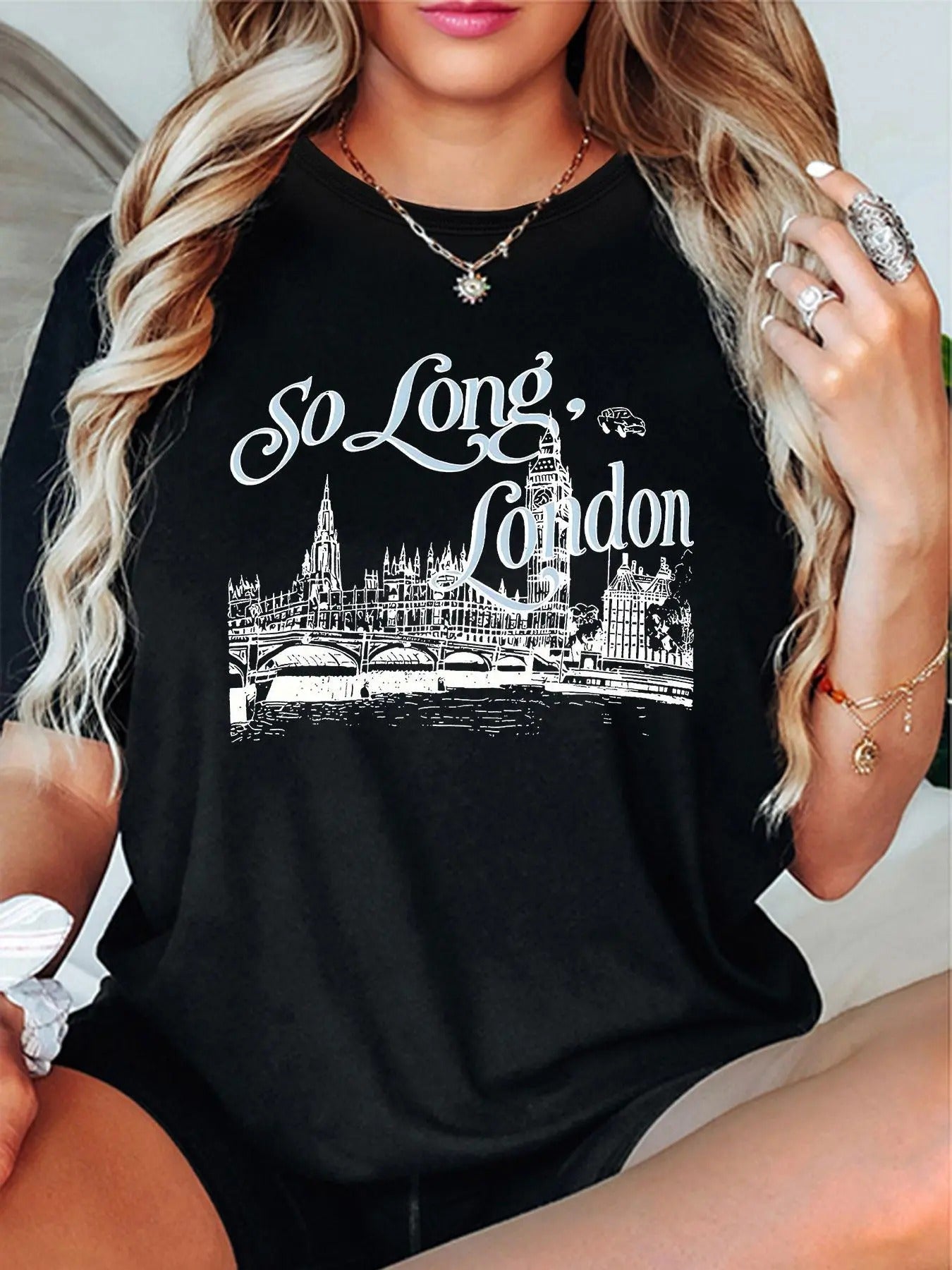 Women's London Print Round Neck Tee, Casual Half Sleeve Crew Neck T-Shirt for Summer, Fashion Women's Top for Daily Wear...