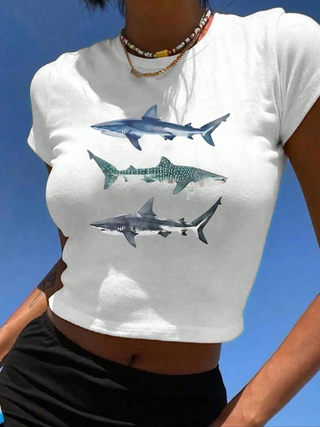 Women's Shark Print Round Neck Tee, Casual Short Sleeve Crew Neck T-shirt for Summer, Fashion Women's Top for Daily...