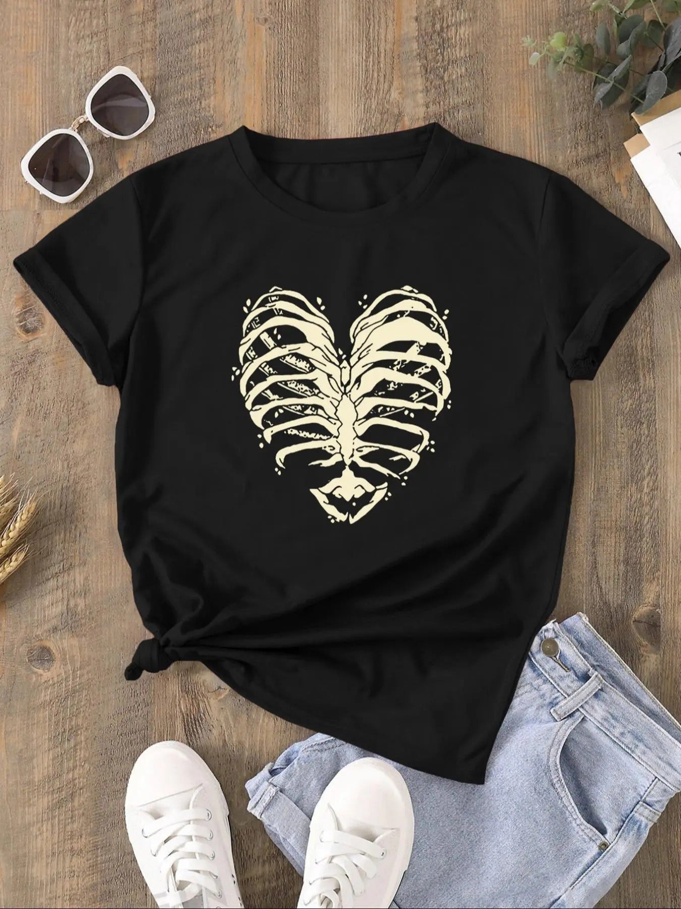 Women's Skeleton Heart Print Round Neck Tee, Fashion Casual Short Sleeve T-shirt, Ladies Summer Clothes for Daily Wear...