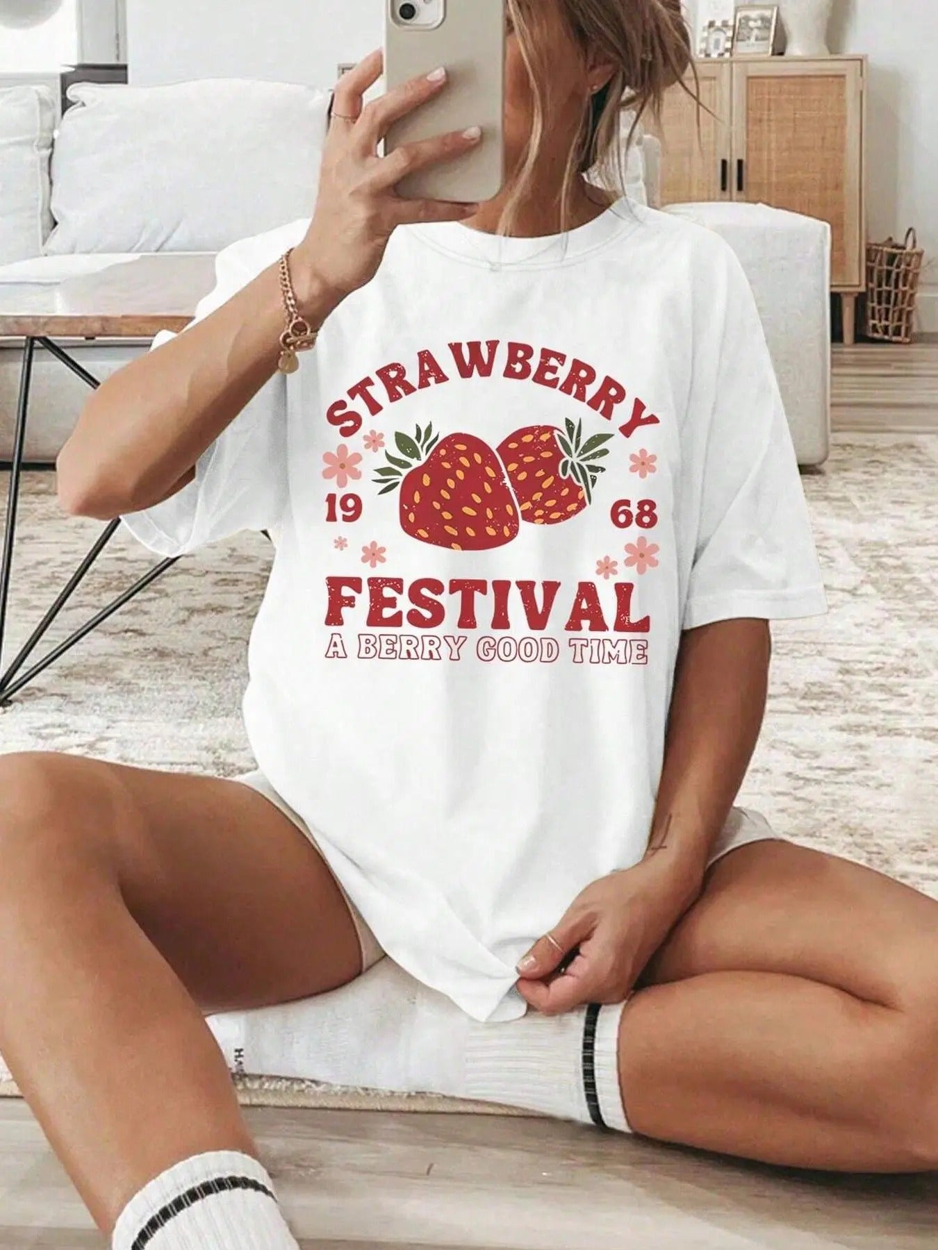 Women's Strawberry & Letter Print Round Neck Tee, Casual Short Sleeve Crew Neck T-Shirt for Summer, Fashion Women's Top...