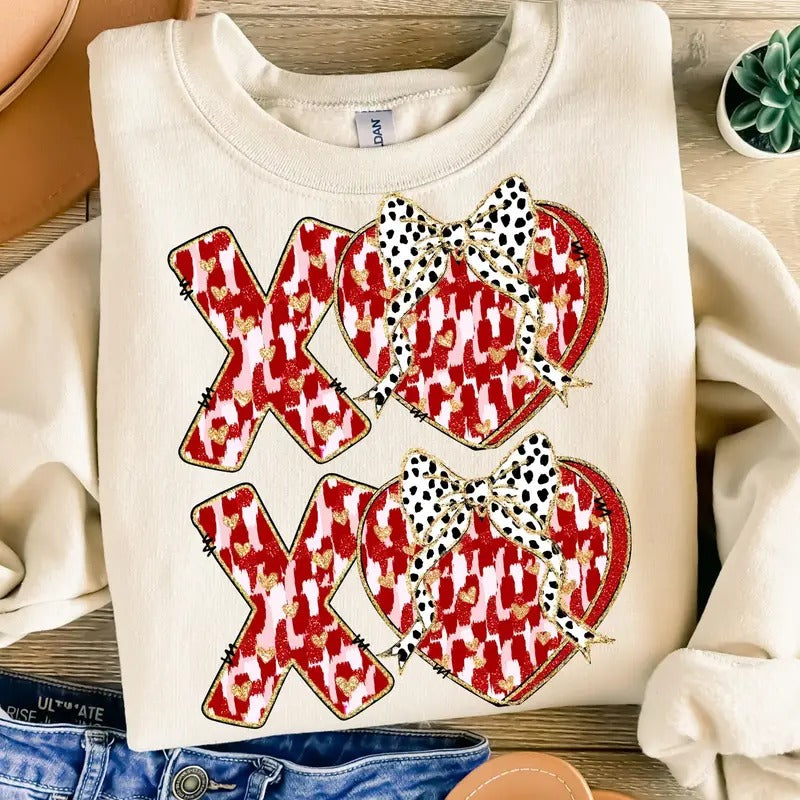 XOXO Valentine Day Heart Brushstroke Sweatshirt, Valentines day Xoxo Sweatshirt, Coquette Valentine gift T-Shirts, Hoodie