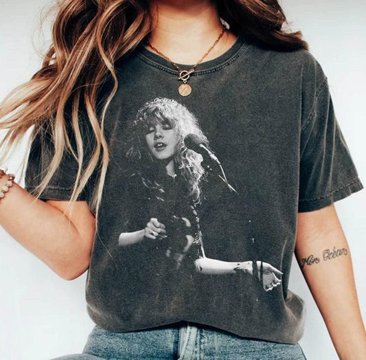 Vintage Stevie shirt,Stevie Graphic shirt,Fleetwood Mac Vintage Band Music T-shirt,Gift For Fans,Don't be a lady be a legend Shirt - Unisex T-Shirt, H